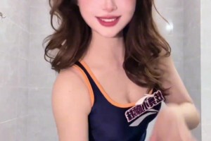 这身材太犯规了😍CBA广州龙狮啦啦队员，谁能不爱看啊~