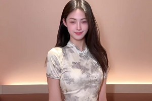 这身材比例是真实的吗😍女篮卓识晒紧身旗袍舞蹈：女儿心总如水